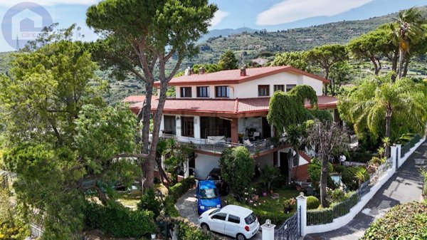 appartamento in vendita a Sanremo in zona Poggio