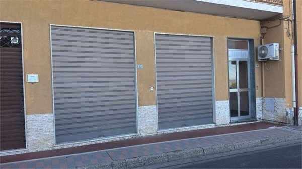 negozio in vendita a Sanremo in zona Coldirodi