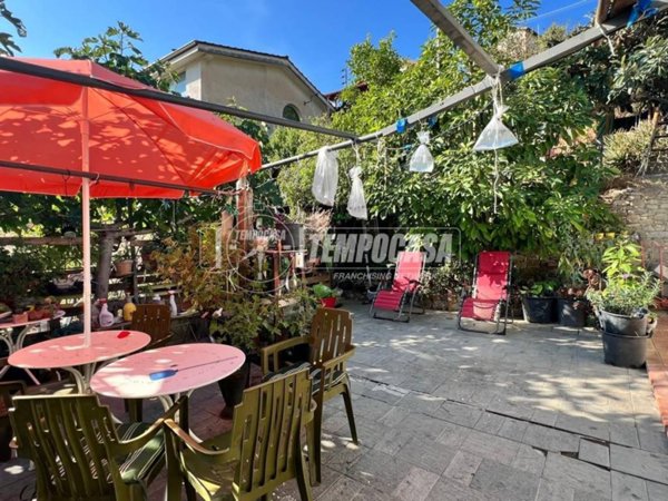 casa indipendente in vendita a Sanremo