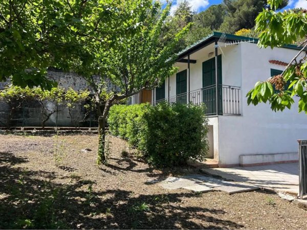 casa indipendente in vendita a Sanremo