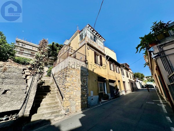 casa semindipendente in vendita a Sanremo in zona Poggio