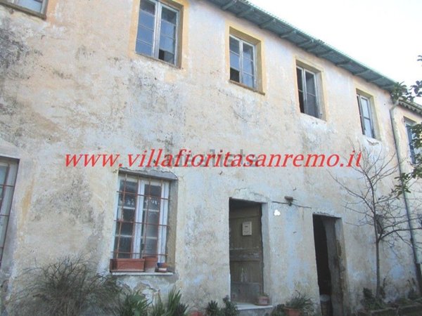 quadrivano in vendita a Sanremo