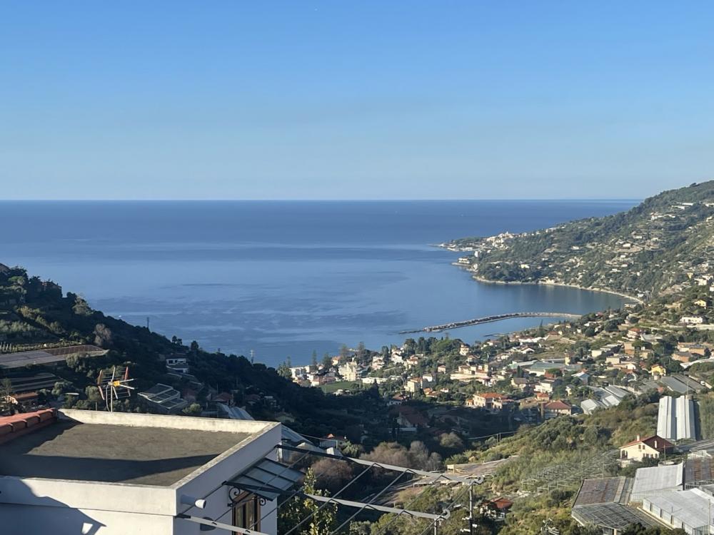 appartamento in vendita a Sanremo in zona Coldirodi