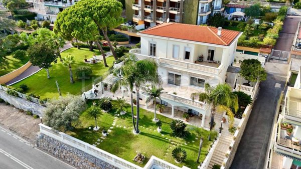 casa indipendente in vendita a Sanremo