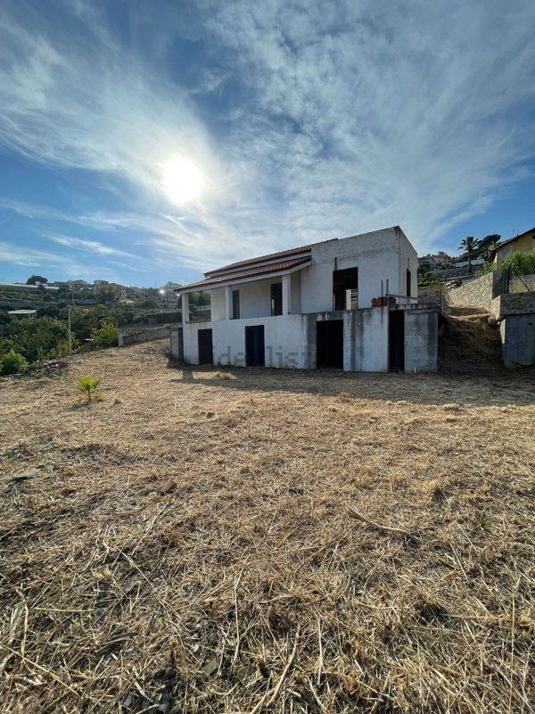 casa indipendente in vendita a Sanremo in zona Coldirodi