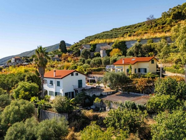 casa indipendente in vendita a Sanremo