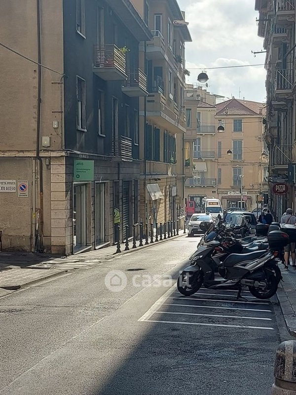 locale commerciale in vendita a Sanremo