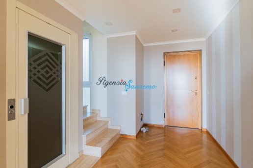 casa indipendente in vendita a Sanremo