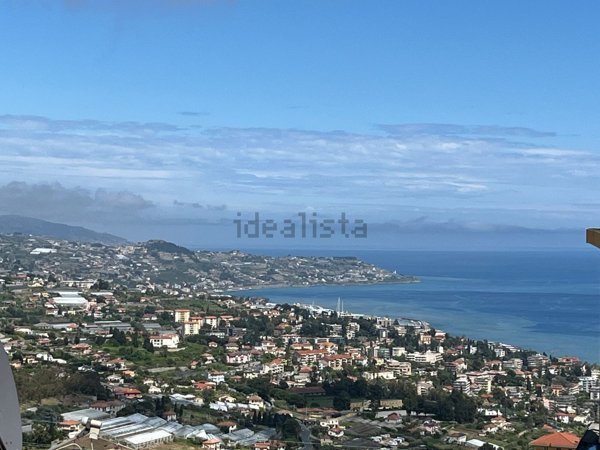 appartamento in vendita a Sanremo in zona Coldirodi