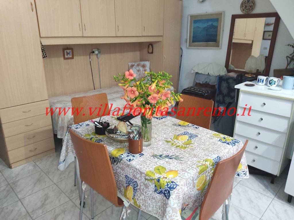 appartamento in vendita a Sanremo in zona Poggio