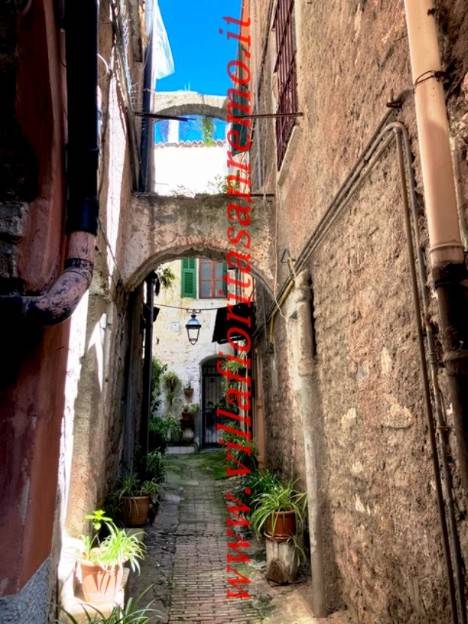 casa indipendente in vendita a Sanremo