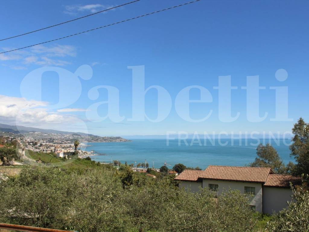 casa indipendente in vendita a Sanremo