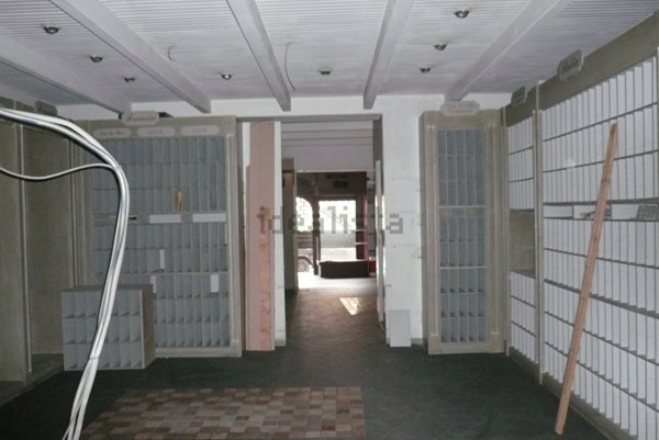 locale commerciale in vendita a Sanremo