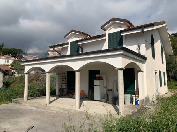 casa indipendente in vendita a Sanremo