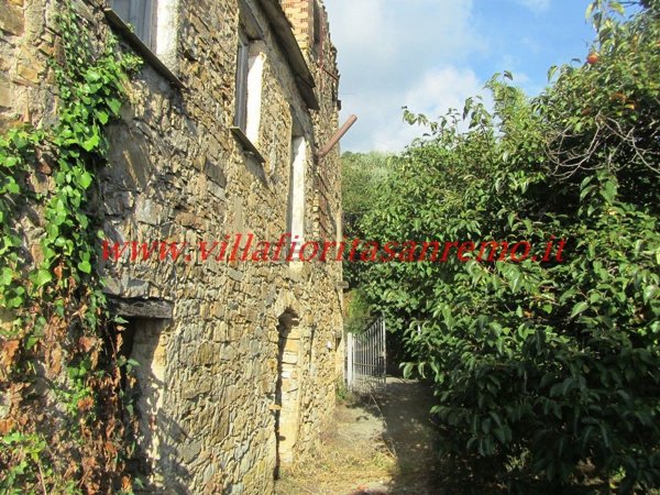 casa indipendente in vendita a Sanremo