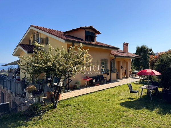 casa indipendente in vendita a Sanremo