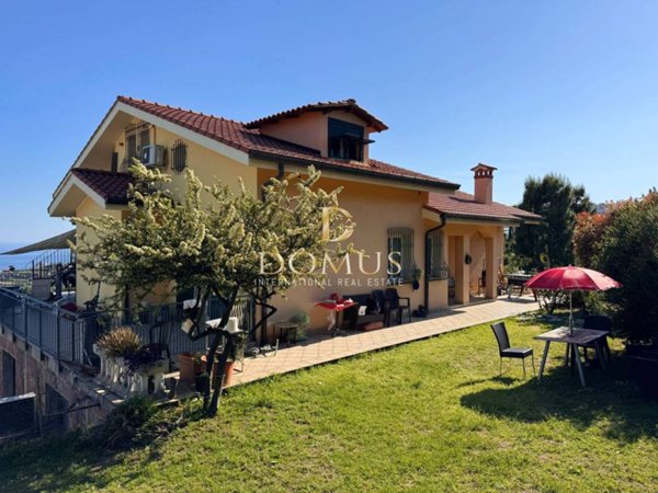 casa indipendente in vendita a Sanremo