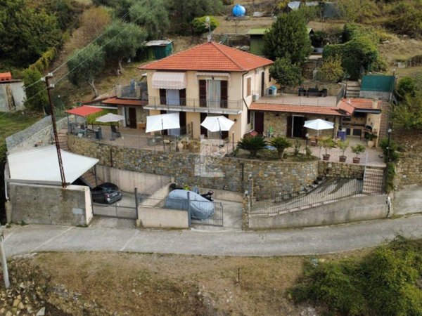 casa indipendente in vendita a Sanremo in zona San Romolo