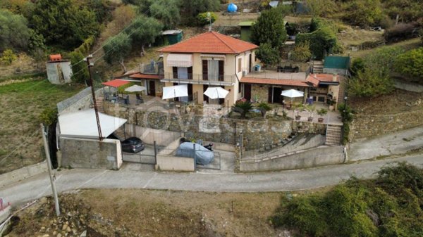 casa indipendente in vendita a Sanremo