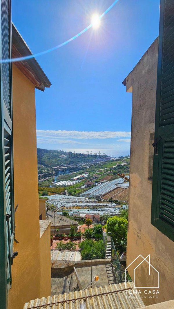 appartamento in vendita a Sanremo in zona Poggio