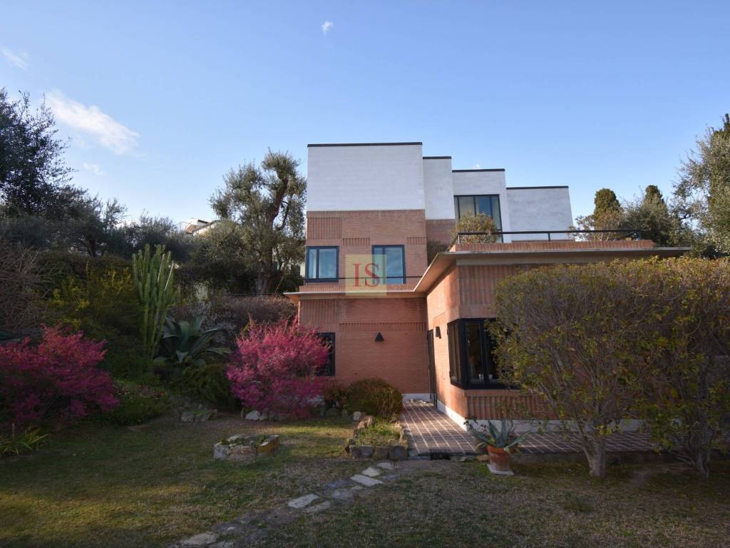 casa indipendente in vendita a Sanremo