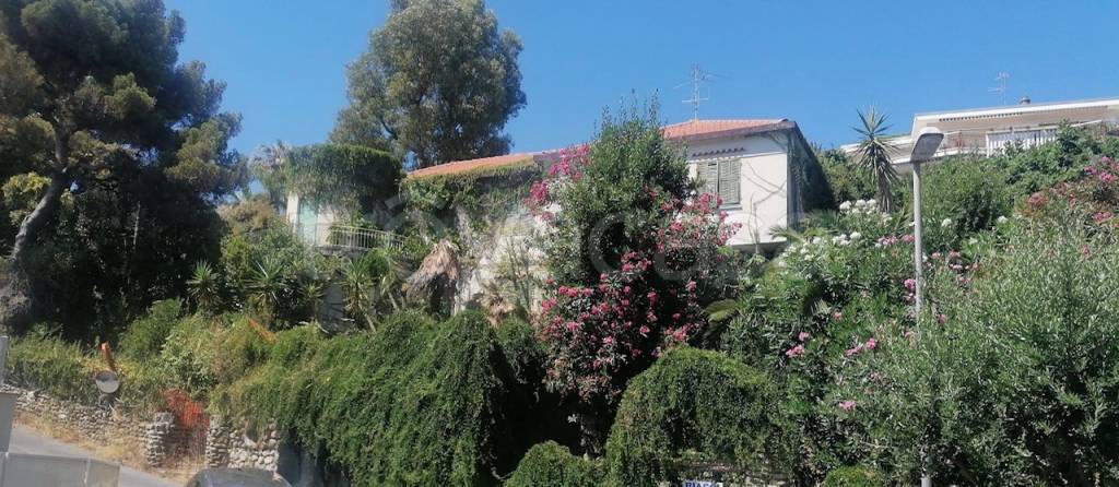 casa indipendente in vendita a Sanremo
