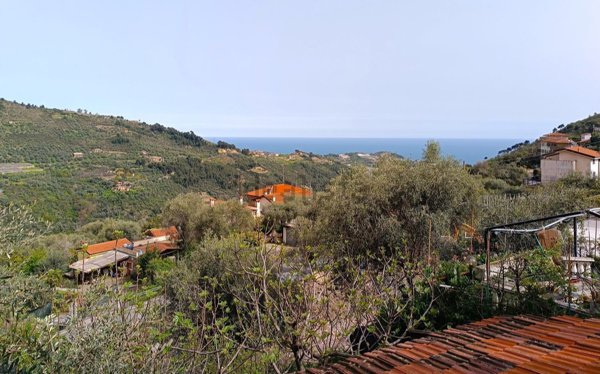 casa indipendente in vendita a Sanremo in zona Coldirodi