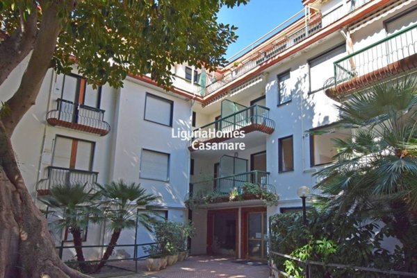 appartamento in vendita a Sanremo in zona Poggio