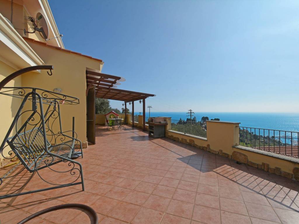 casa indipendente in vendita a Sanremo