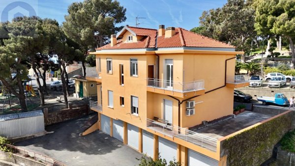 appartamento in vendita a Sanremo in zona Poggio