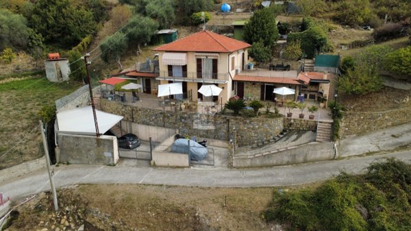casa indipendente in vendita a Sanremo