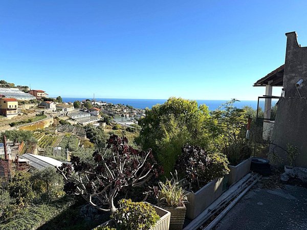 casa indipendente in vendita a Sanremo
