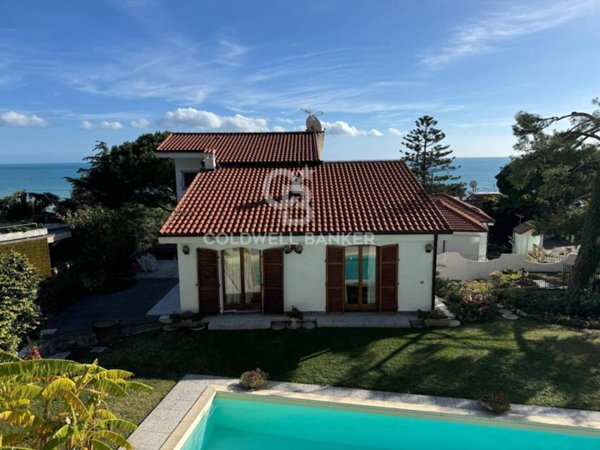 casa indipendente in vendita a Sanremo