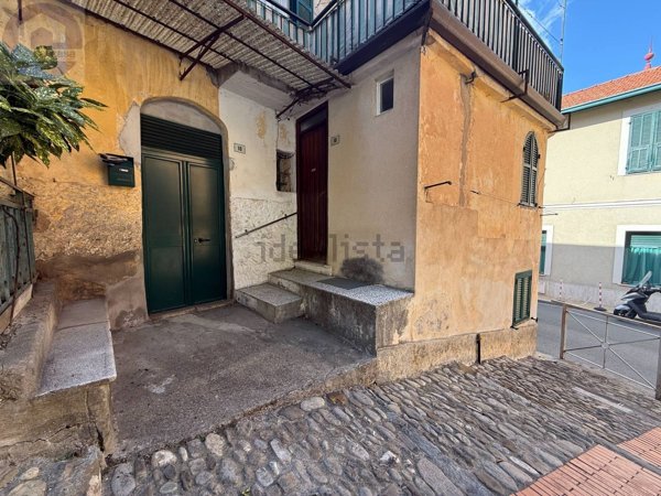 appartamento in vendita a Sanremo in zona Poggio