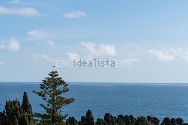 appartamento in vendita a Sanremo in zona Bussana Vecchia