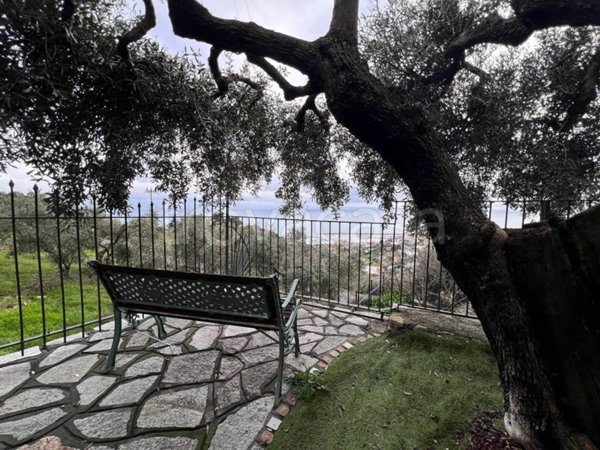 casa indipendente in vendita a Sanremo