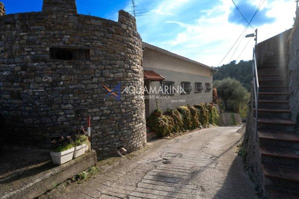 casa indipendente in vendita a Sanremo
