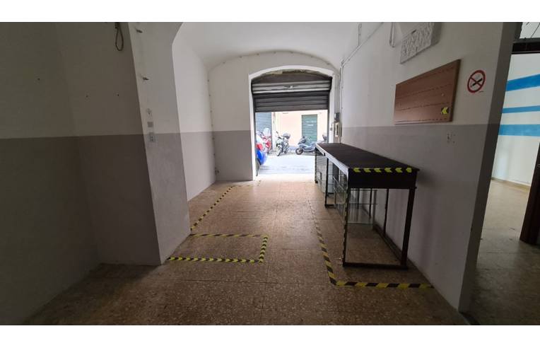locale commerciale in vendita a Sanremo