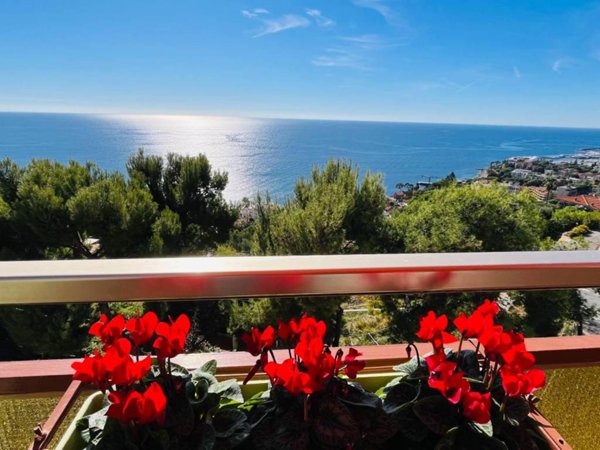 appartamento in vendita a Sanremo in zona Poggio