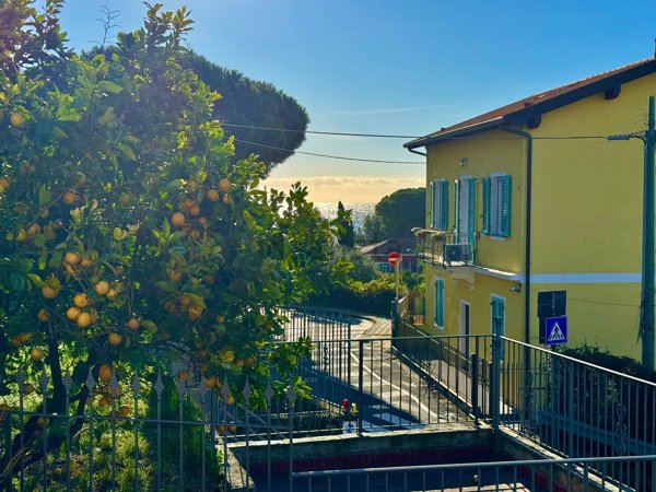 appartamento in vendita a Sanremo in zona Bussana