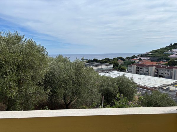 appartamento in vendita a Sanremo in zona Bussana