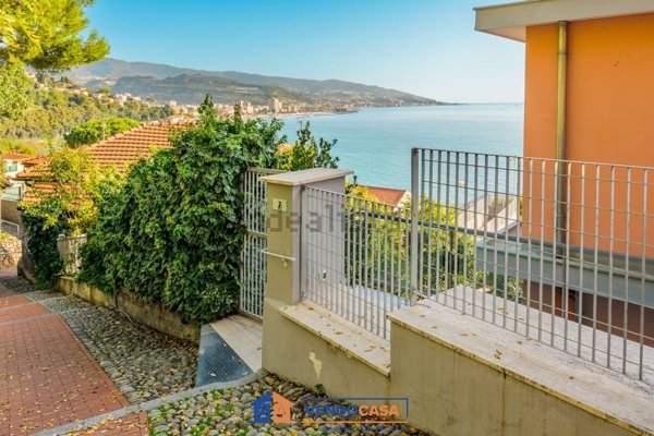 appartamento in vendita a Sanremo in zona Bussana