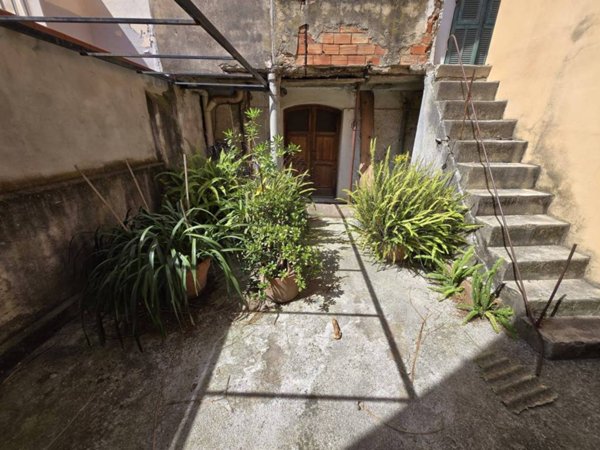 appartamento in vendita a Sanremo in zona Bussana