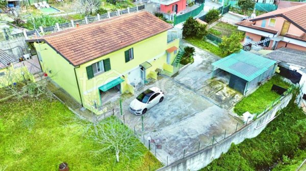 casa indipendente in vendita a Sanremo in zona Bussana