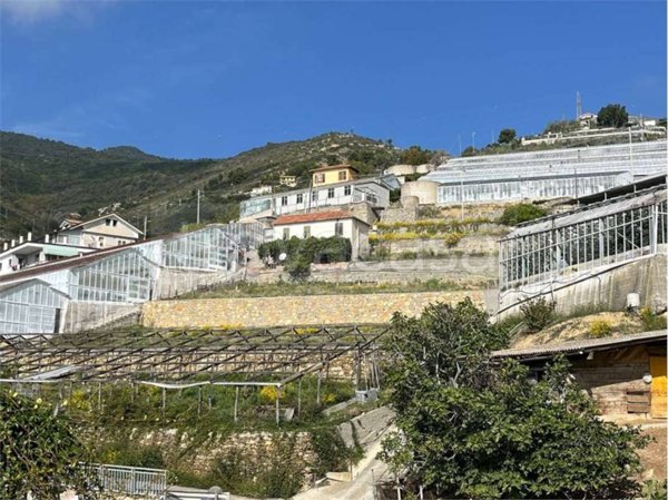 casa indipendente in vendita a Sanremo
