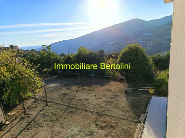 casa indipendente in vendita a Sanremo in zona Coldirodi