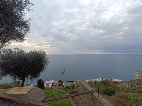 casa indipendente in vendita a Sanremo