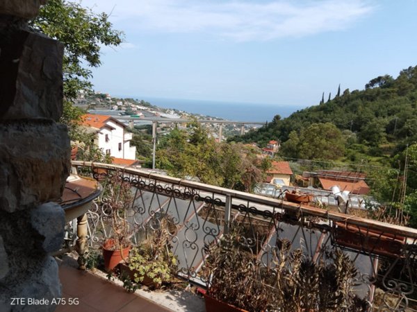 casa indipendente in vendita a Sanremo