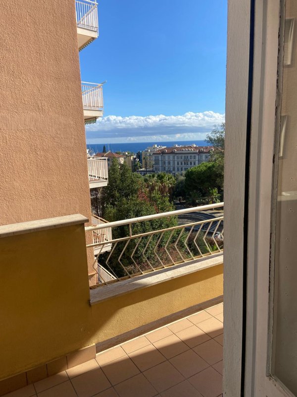 appartamento in vendita a Sanremo in zona Poggio