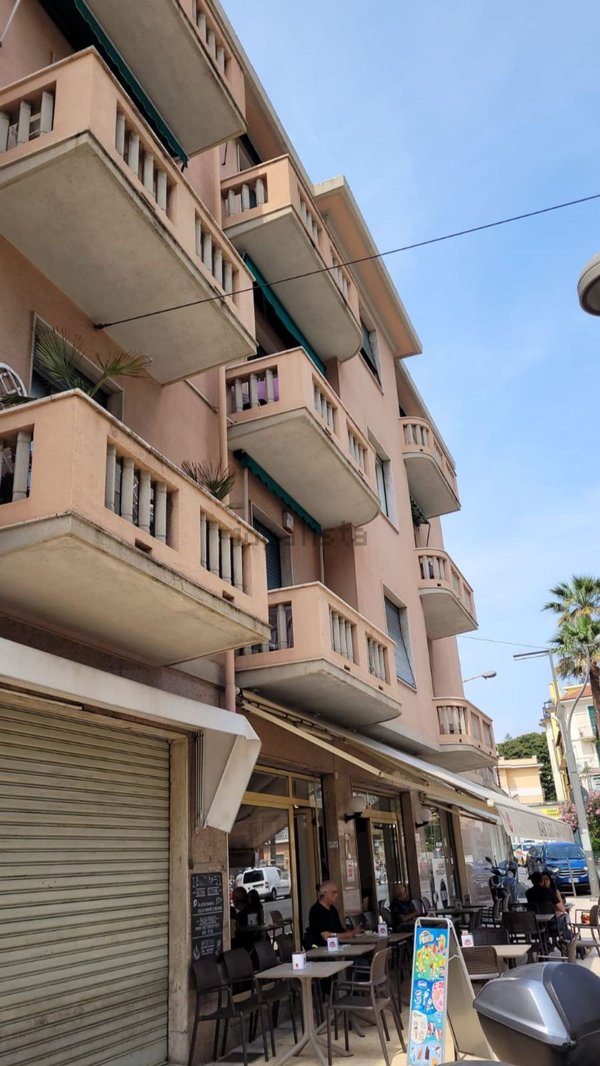 negozio in vendita a Sanremo